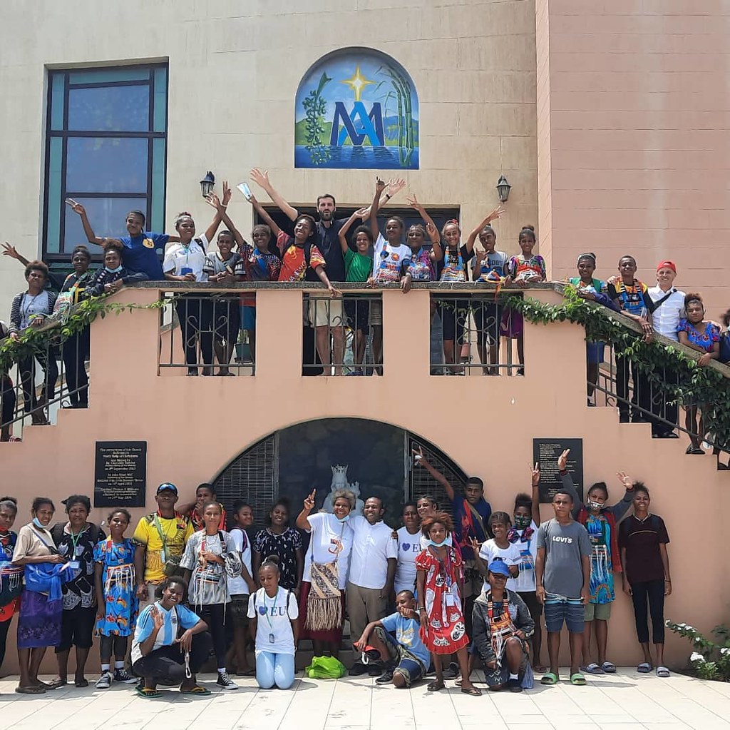 Papúa Nueva Guinea - Visita a los colegios Don Bosco y Caritas