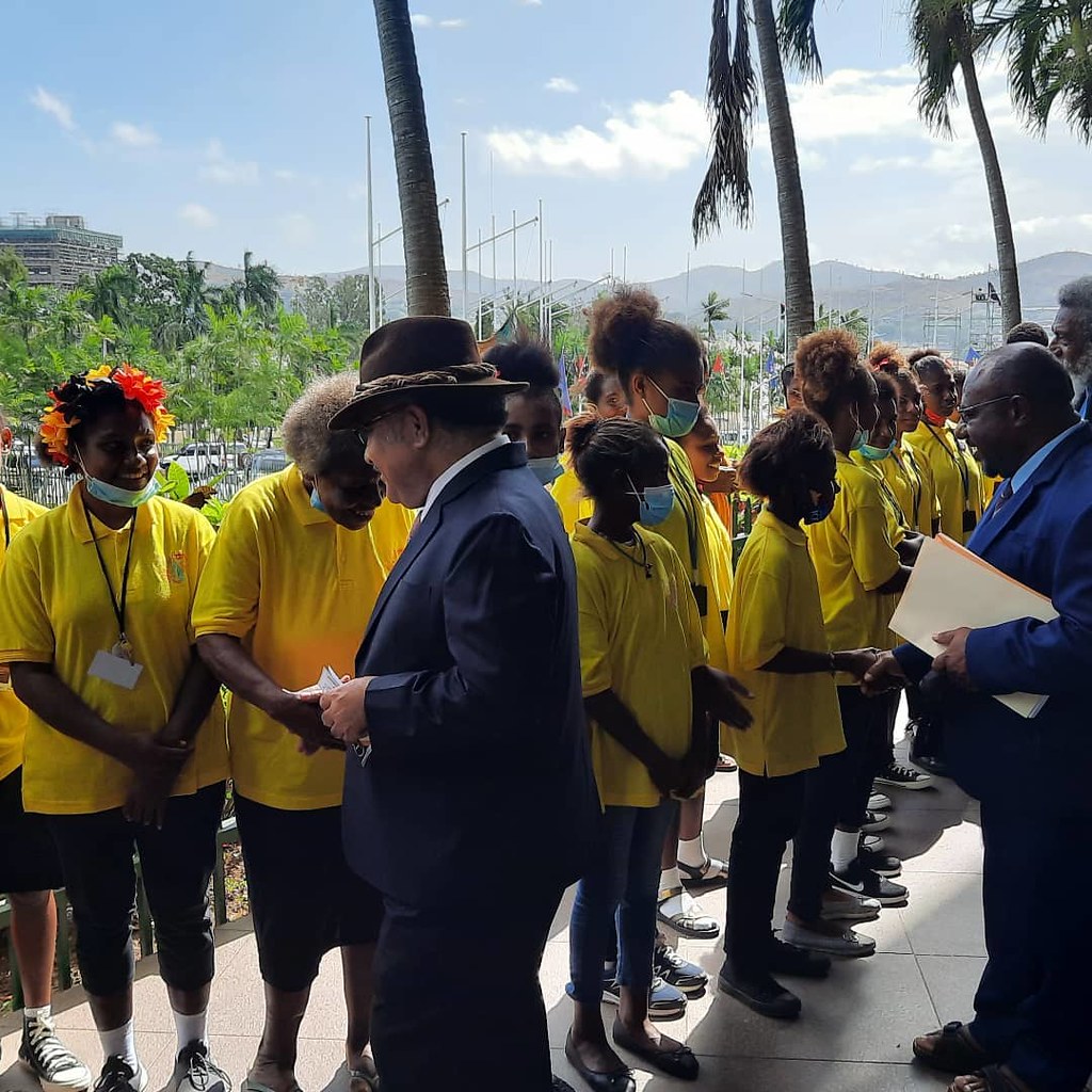 Papúa Nueva Guinea - Encuentro de los niños de la Orquesta con el Primer Ministro y miembros del Parlamento