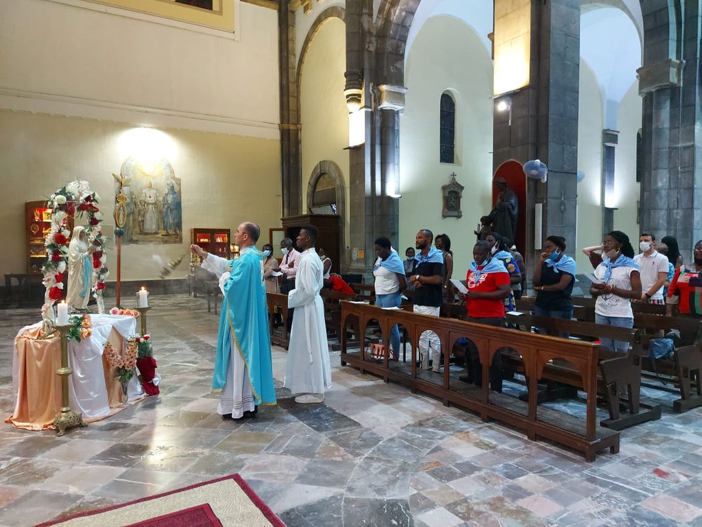 Túnez - Natividad de la Virgen María en la Catedral con los Legionarios