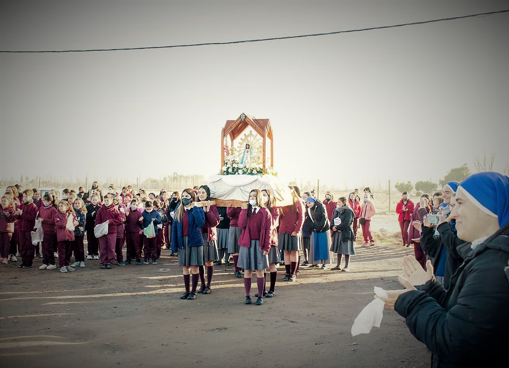 Argentina - Llegada de la Virgen de Luján al Colegio Isabel la Católica