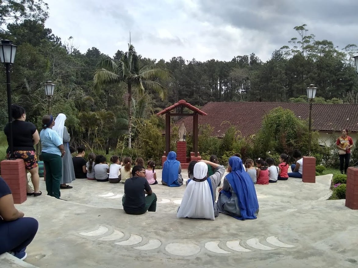 Brasil - Retiro de las Hijas de María en la Parroquia Nuestra Señora del Buen Viaje