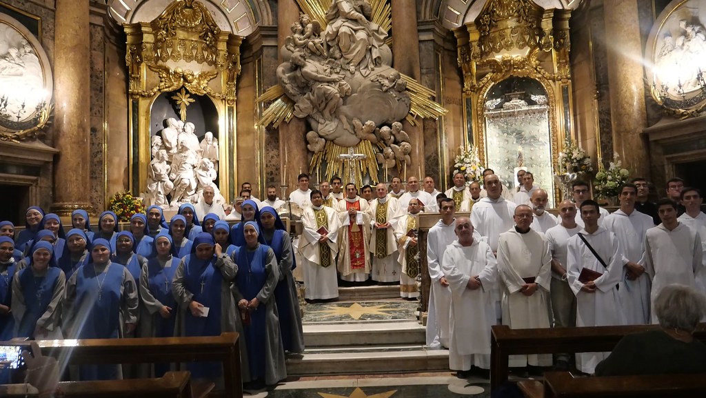 España - Peregrinación de la Familia Religiosa a la Virgen del Pilar