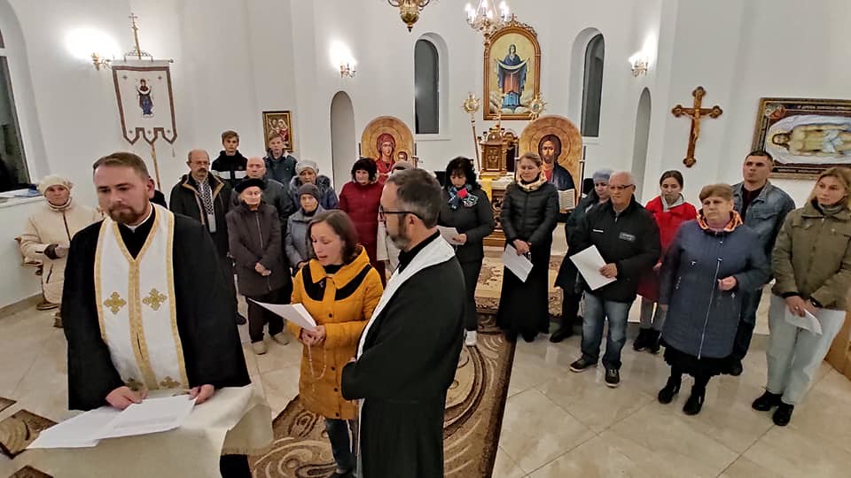 Ucrania - Rezo del Santo Rosario Online