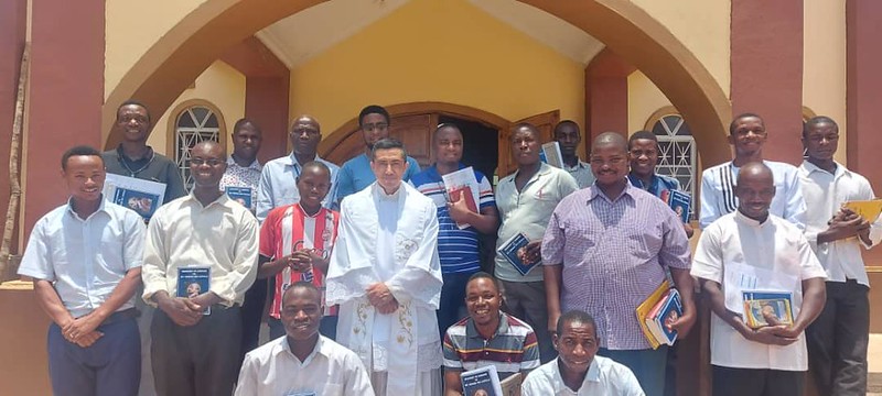 Tanzania - Primeros Ejercicios Espirituales para laicos