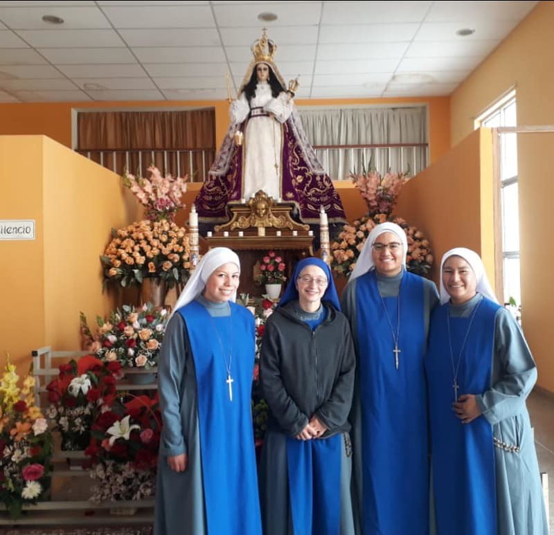 Perú - Consagración a la Virgen de las novicias en el Santuario de la Virgen de Chapi