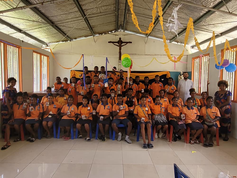 Papúa - Graduación de 8° año