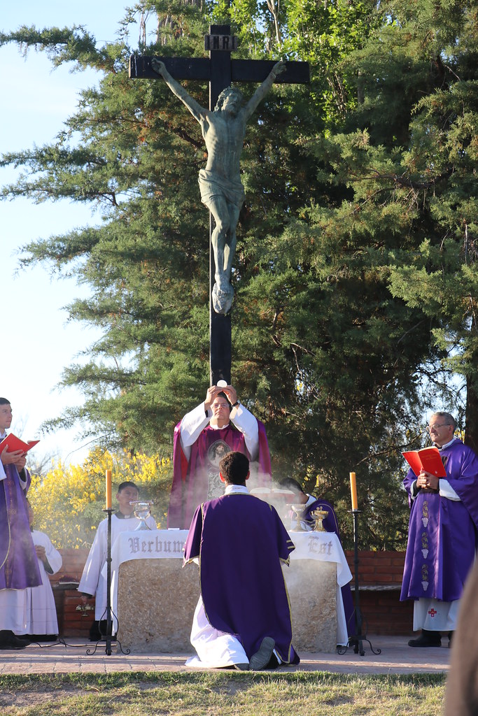 Argentina - Misa en el Cementerio de La Finca