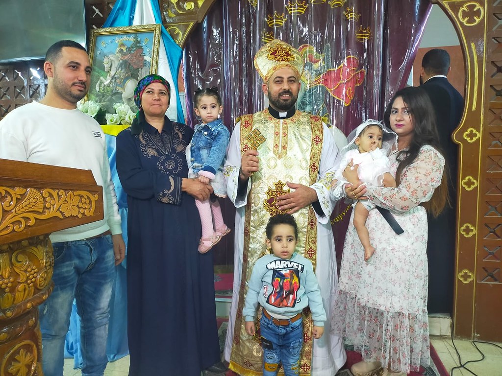 Egipto - Dos bautismos en la Iglesia Mar Jargis en la aldea de Abu Jabal, Derout