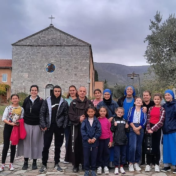 Albania - Peregrinación a los mártires albaneses con el Hogar