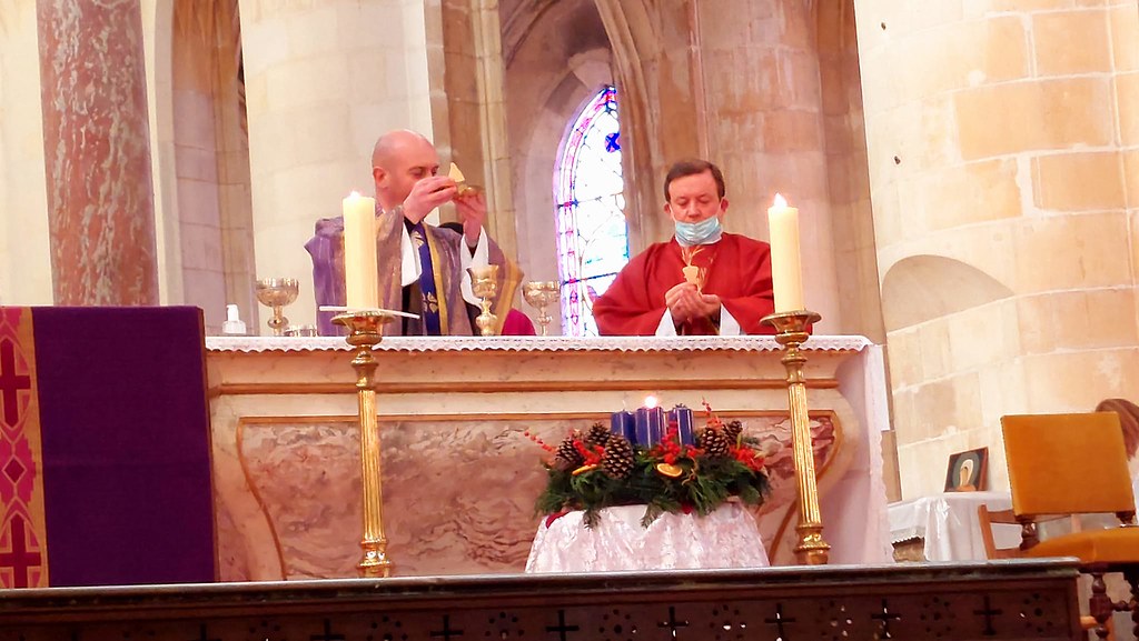 Francia - Primer Domingo de Adviento en Saintes