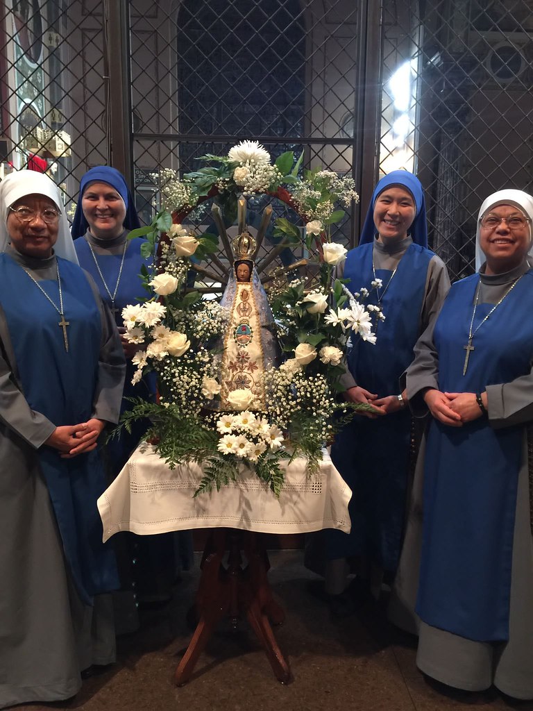 Estados Unidos - Toma de hábito de dos novicias contemplativas