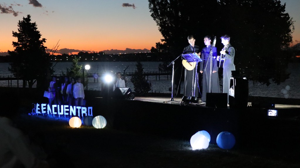 Argentina - Participación de los novicios en el Festival de Escuela Ing. Rossel