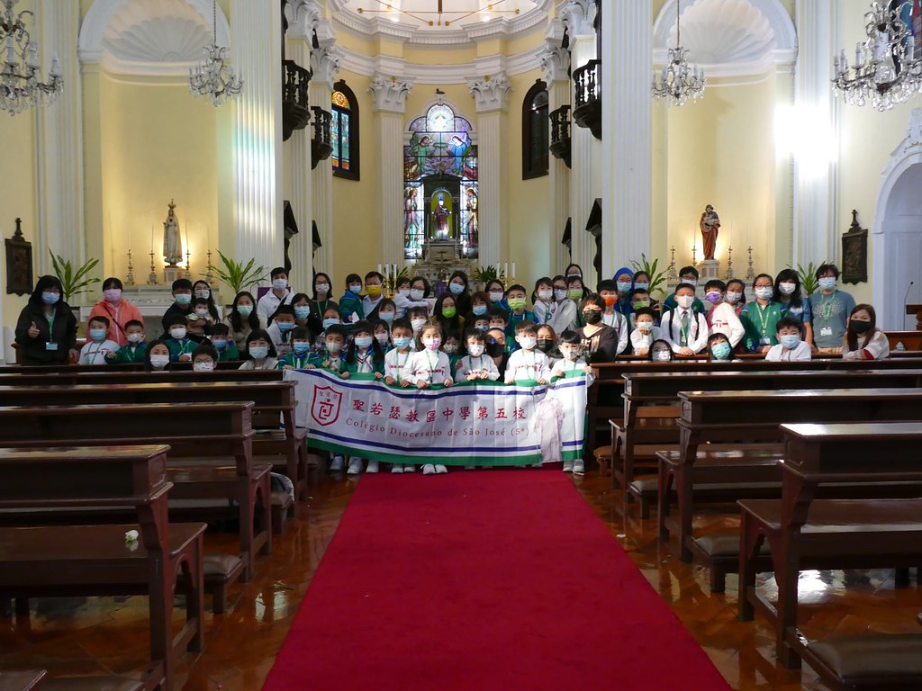 Macau - Peregrinación con los niños del colegio a la Iglesia de San Lorenzo