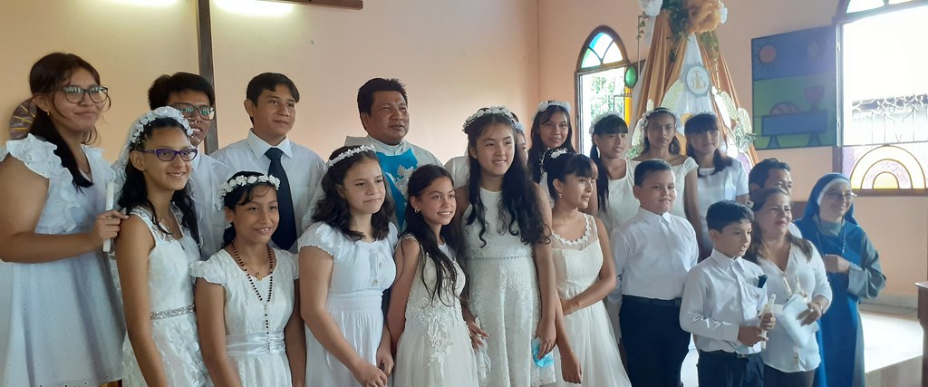 Perú - Primeras Comuniones en el Hogar de Iquitos