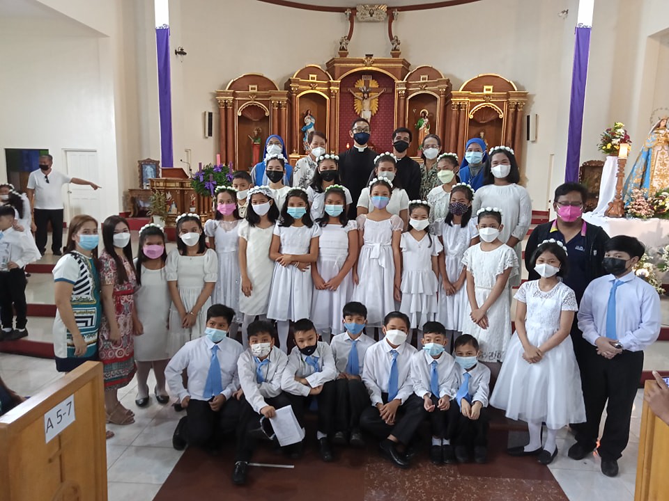 Filipinas - Primeras Comuniones en La Purissima Concepcion Academy