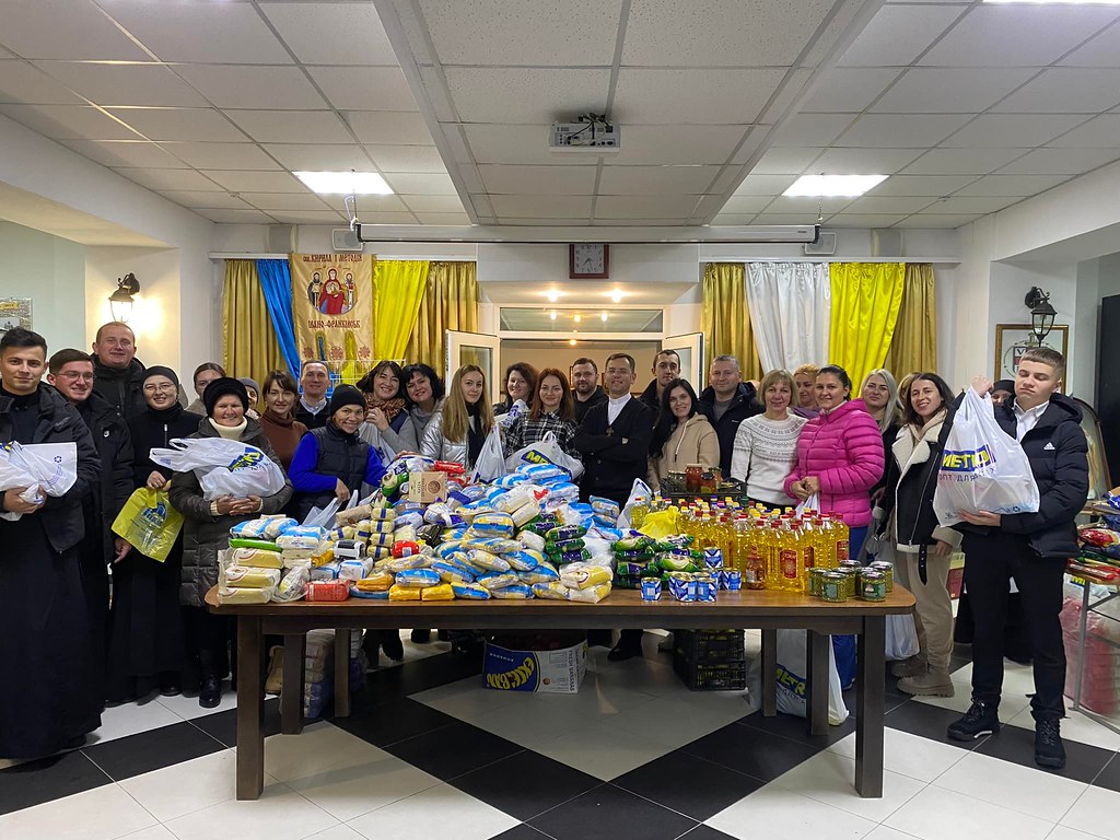 Ucrania - Apostolado San Nicolás para ayudar a las familias necesitadas