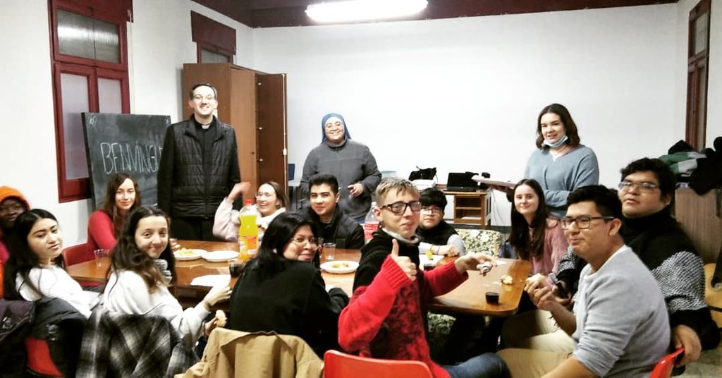 España - Grupo de Jóvenes en Vic