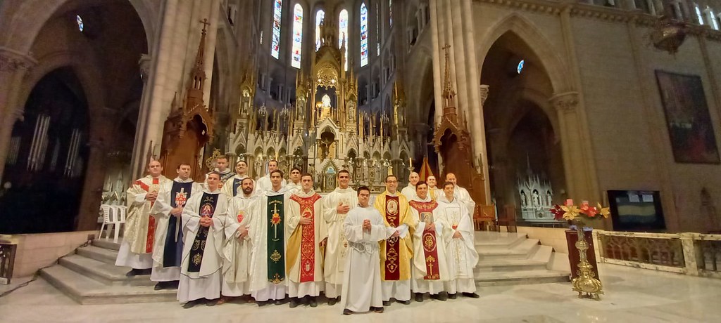 Argentina - Primera Misa en el Santuario de la Virgen de Luján