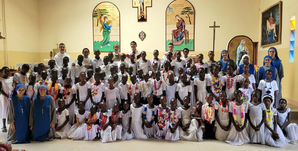 Tanzania - 81 Primeras Comuniones - Solemnidad de la Inmaculada Concepción