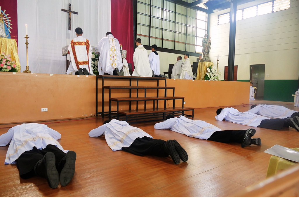 Filipinas - Profesión de Votos Perpetuos de 5 seminaristas