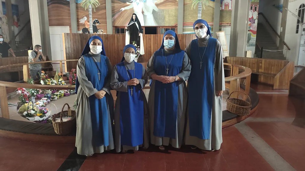 Chile - Peregrinación a Santa Teresa de los Andes por el día de la Vida Consagrada