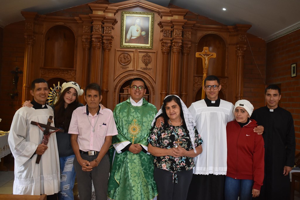 Ecuador - Visita de la familia de los 3 novicios Colombianos