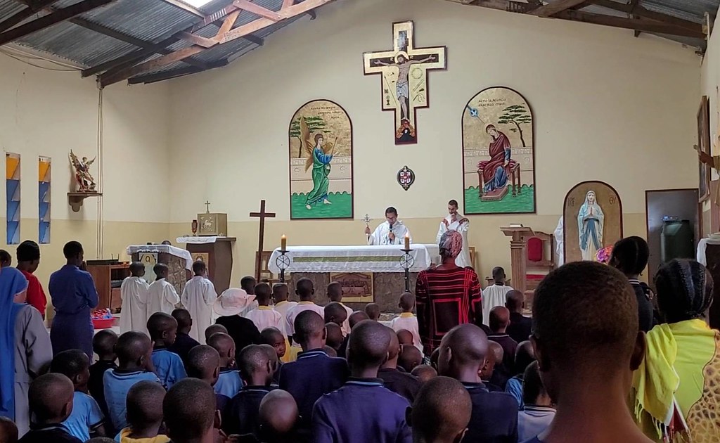 Tanzania - Misa para comenzar el año escolar en la Escuela Stella Matutina