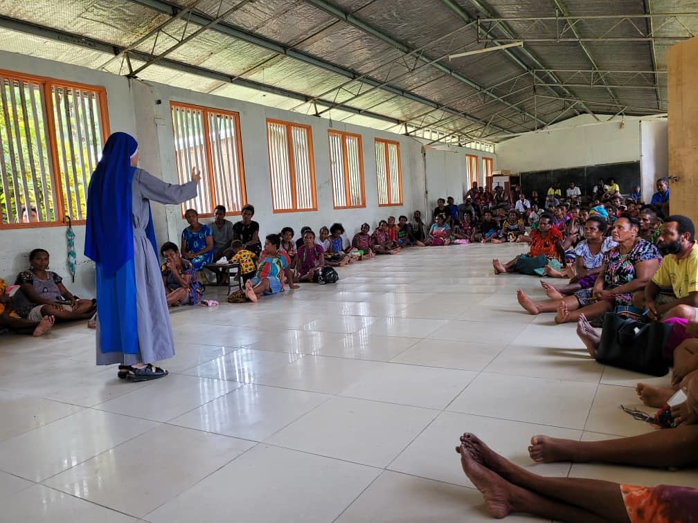 Papúa - Charla de formación para los padres y maestros de la escuela