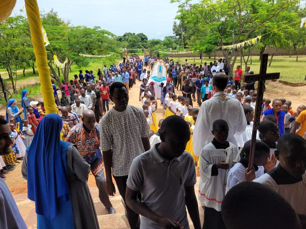 Tanzania - Fiesta Patronal de la Virgen de Lourdes