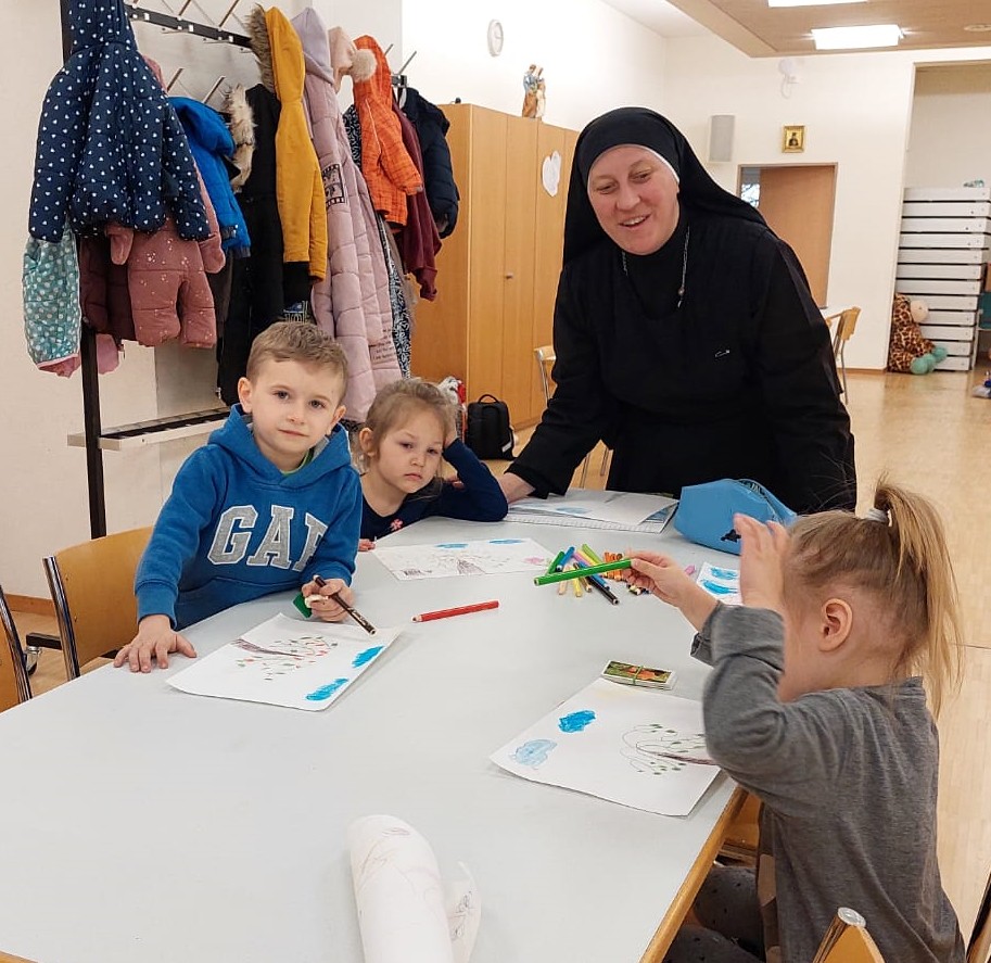 Suiza - Llegada de los niños y las hermanas de Ucrania