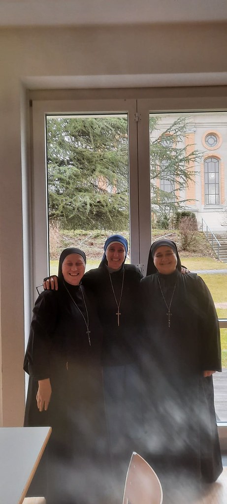 Suiza - Llegada de los niños y las hermanas de Ucrania