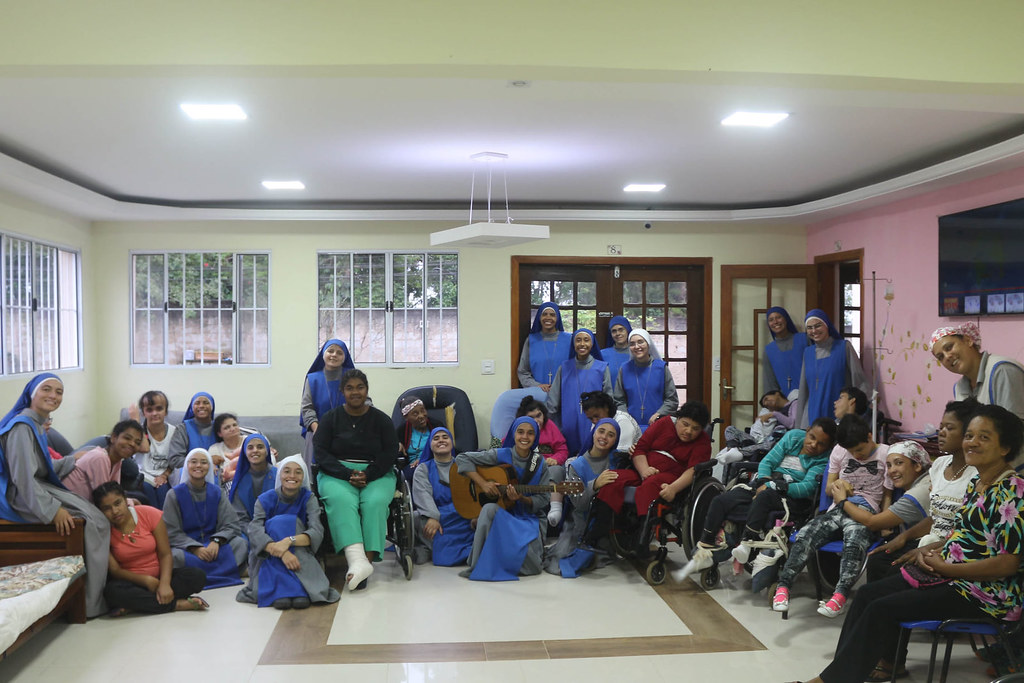 Brasil - Visita del Estudiantado Santa Gema Galgani al Hogar