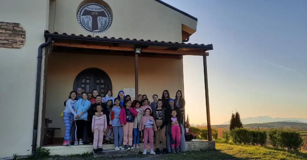 Albania - Peregrinación de las 7 Iglesias con las niñas del Hogar y las jóvenes de la residencia