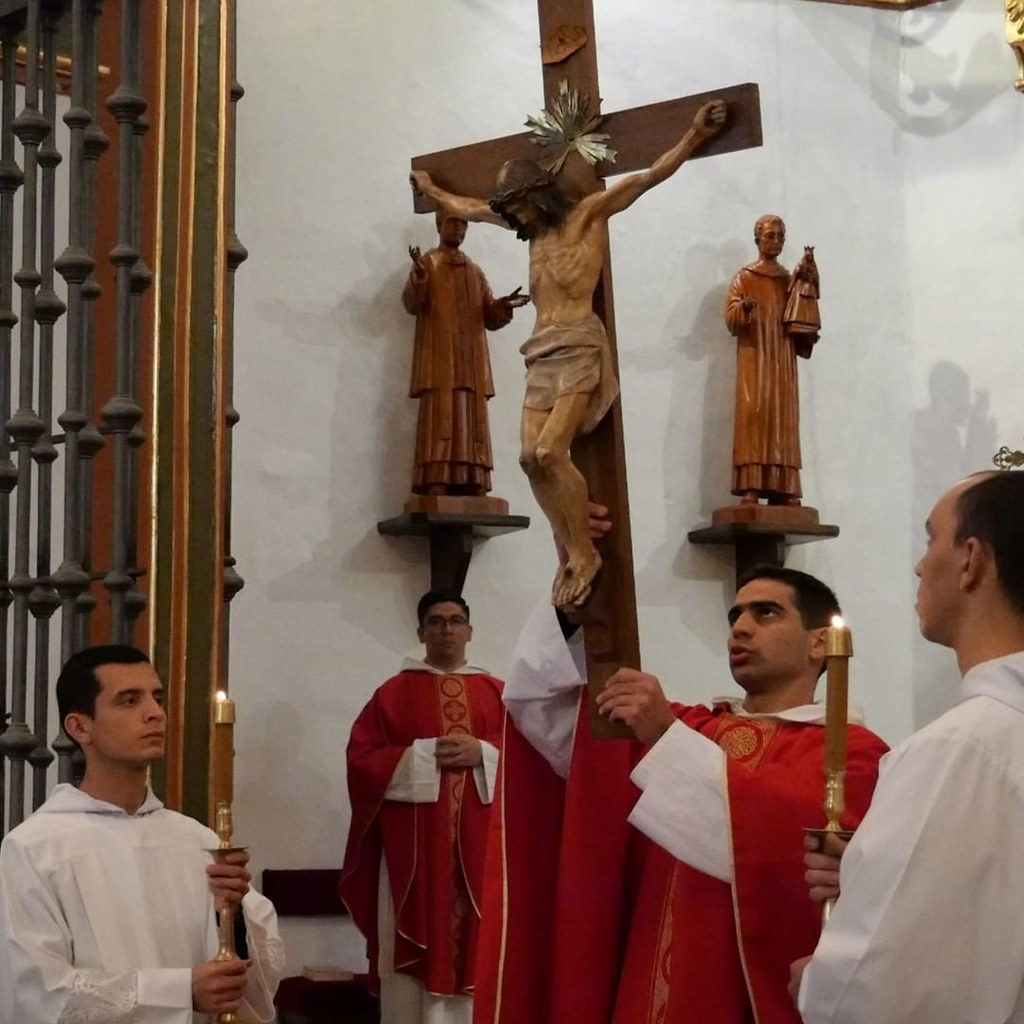 España - Viernes Santo en el Monasterio del Pueyo