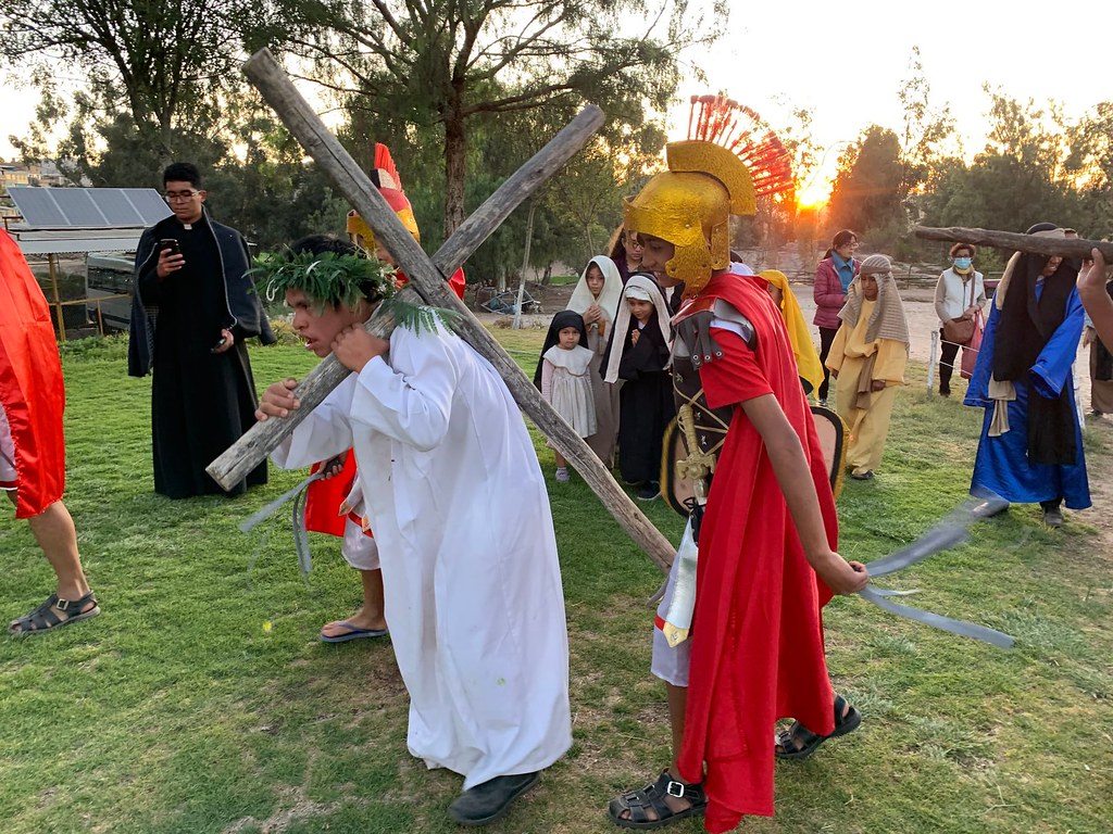 Perú - Via Crucis viviente en el Hogar San Anibal di Francia