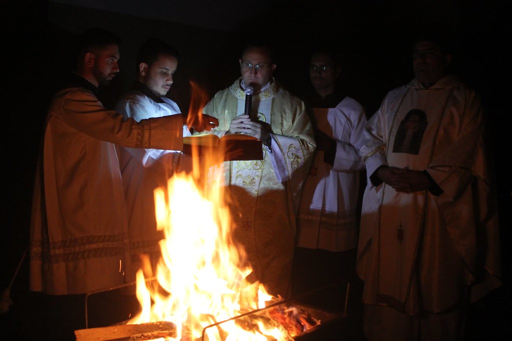 Brasil - Vigilia Pascual en la Parroquia Verbo Encarnado
