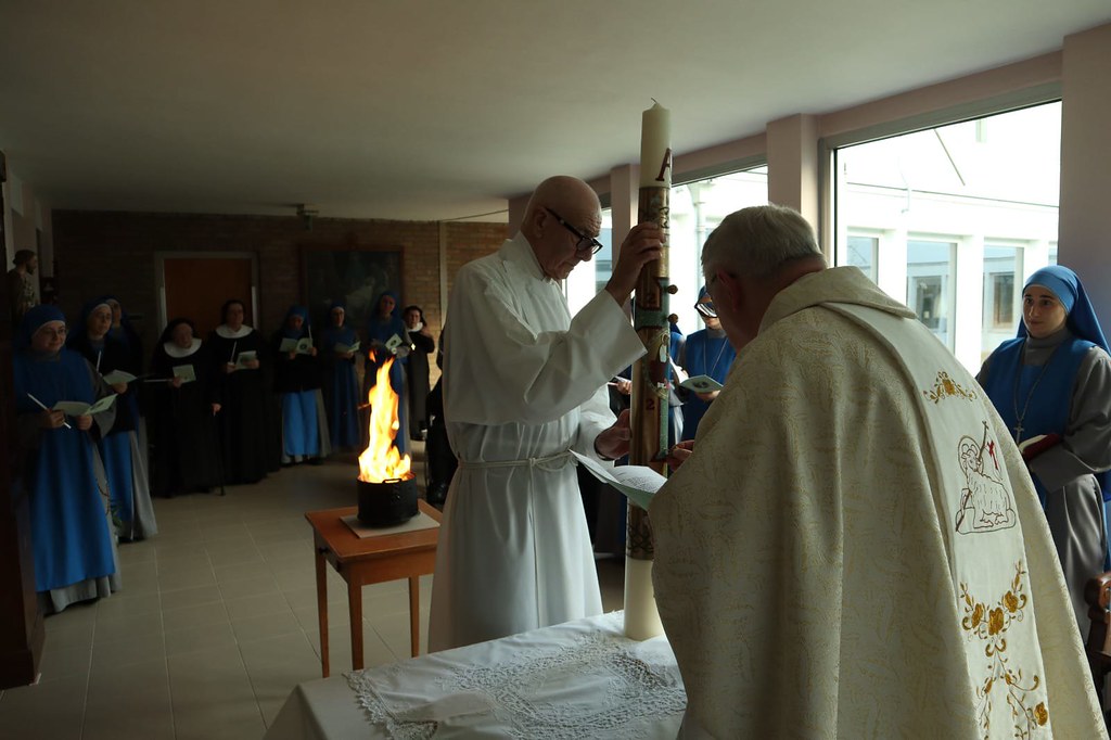 Holanda - Vigilia Pascual en el Monasterio Ecce Homo
