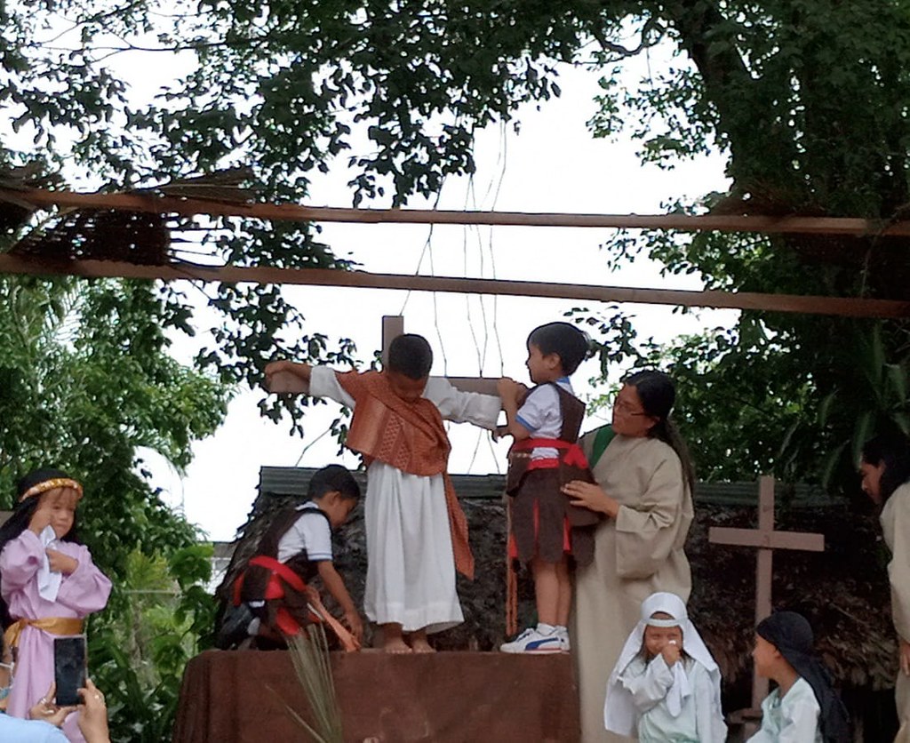 Perú - Viacrucis viviente en Iquitos