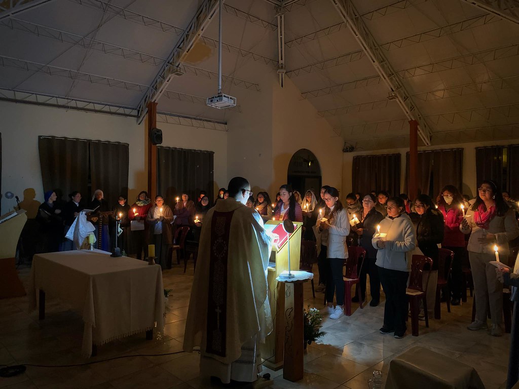 Perú - Vigilia Pascual en los Ejercicios Espirituales en Arequipa