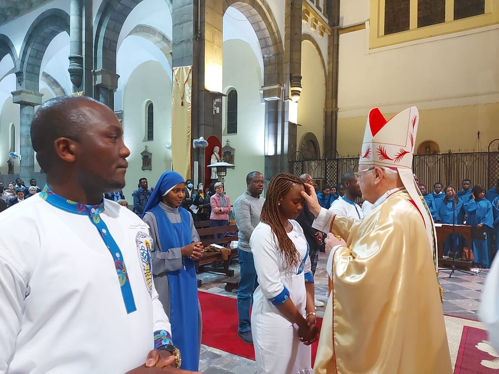 Túnez - Bautismos en la Catedral