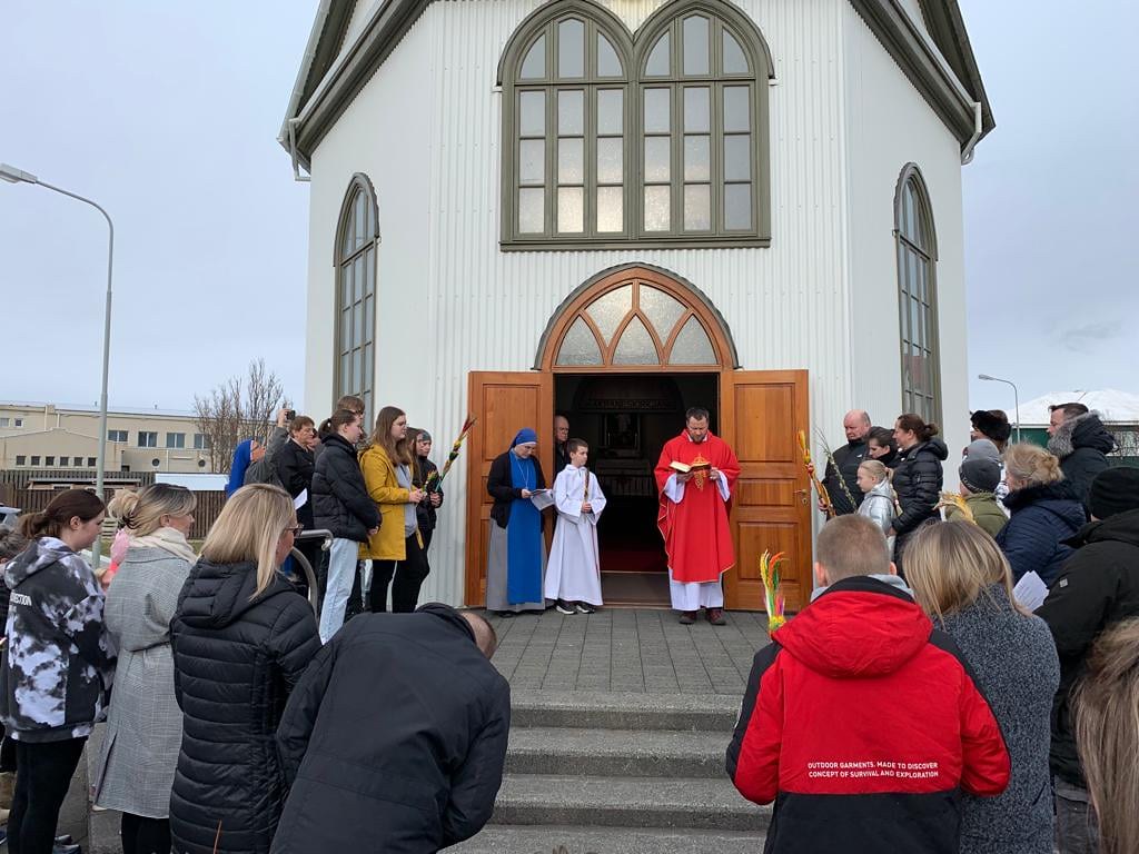 Islandia - Domingo de Ramos en la Parroquia San Francisco de Asís