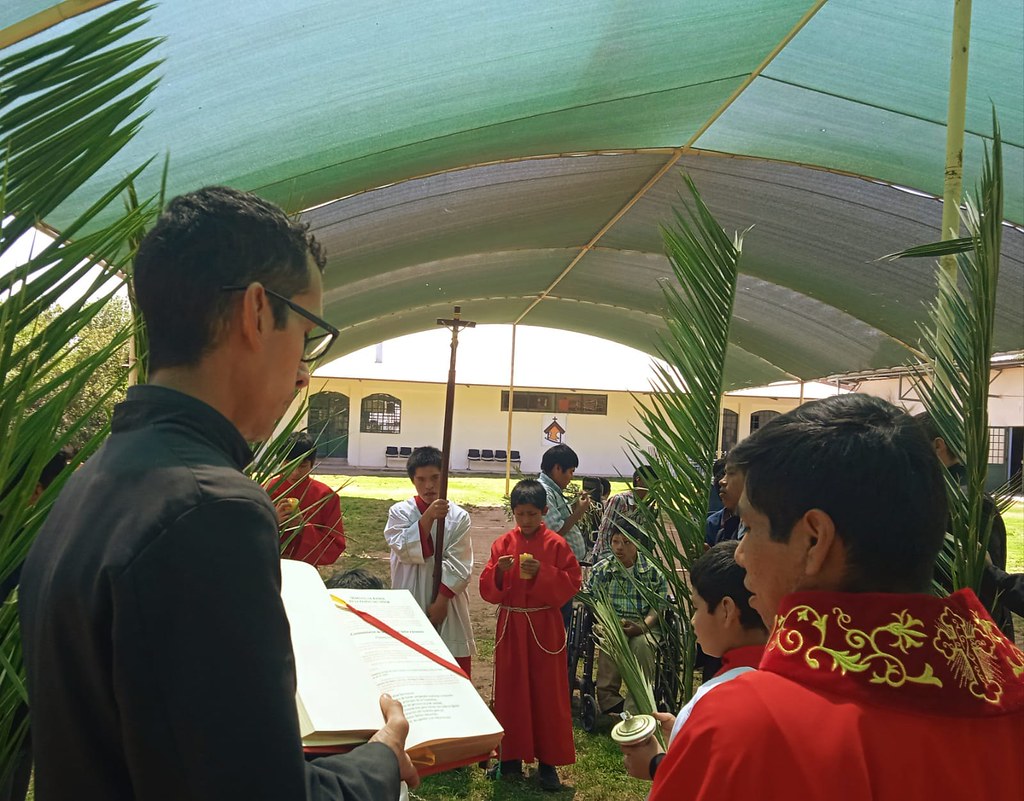 Perú - Domingo de Ramos en el Hogar San Anibal di Francia