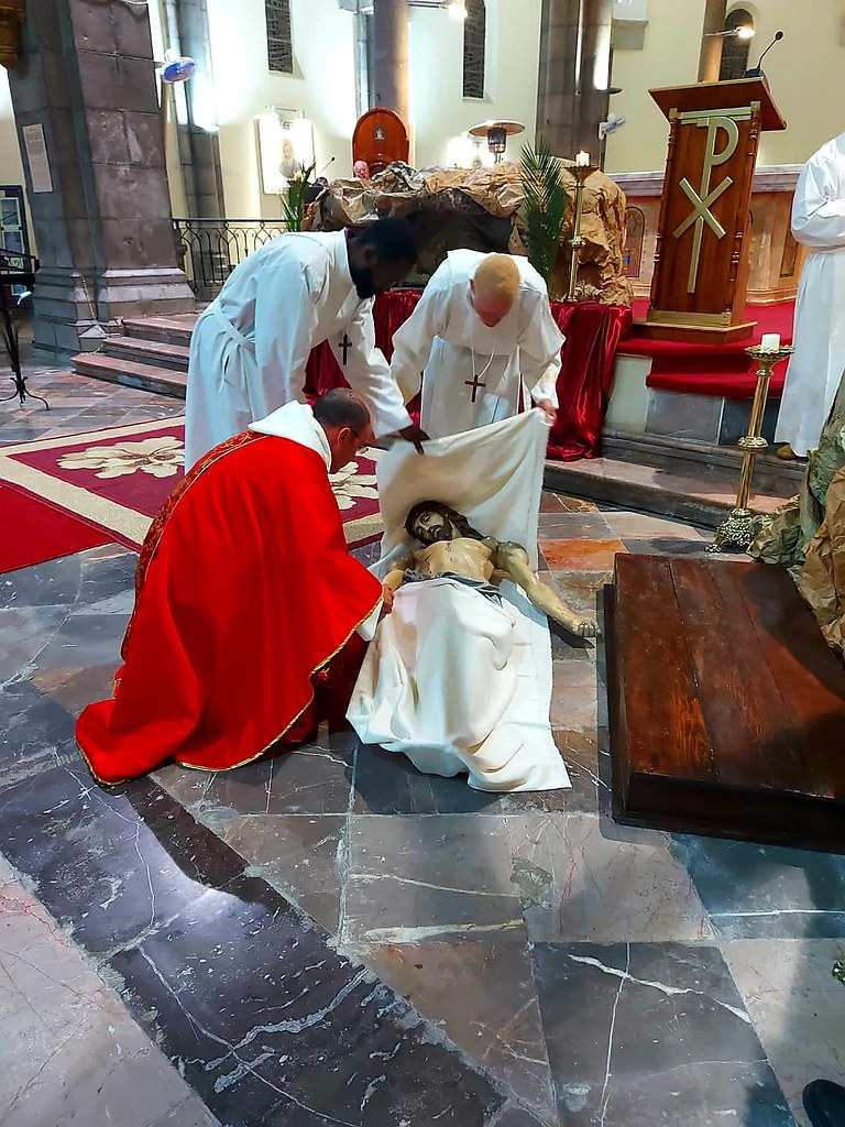 Túnez - Viernes Santo en la Catedral