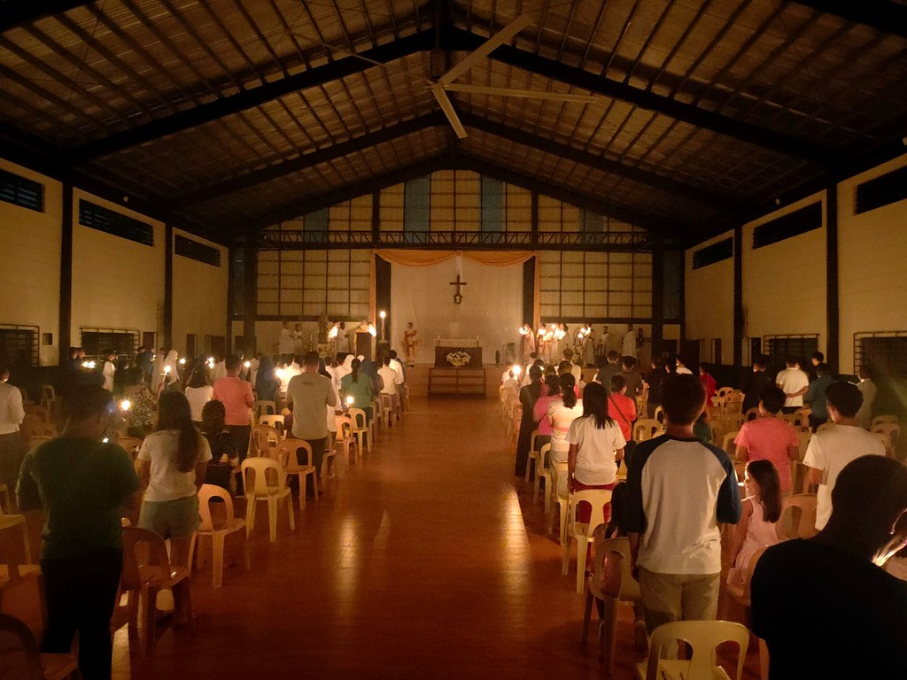 Filipinas - Vigilia Pascual en el Seminario Mayor