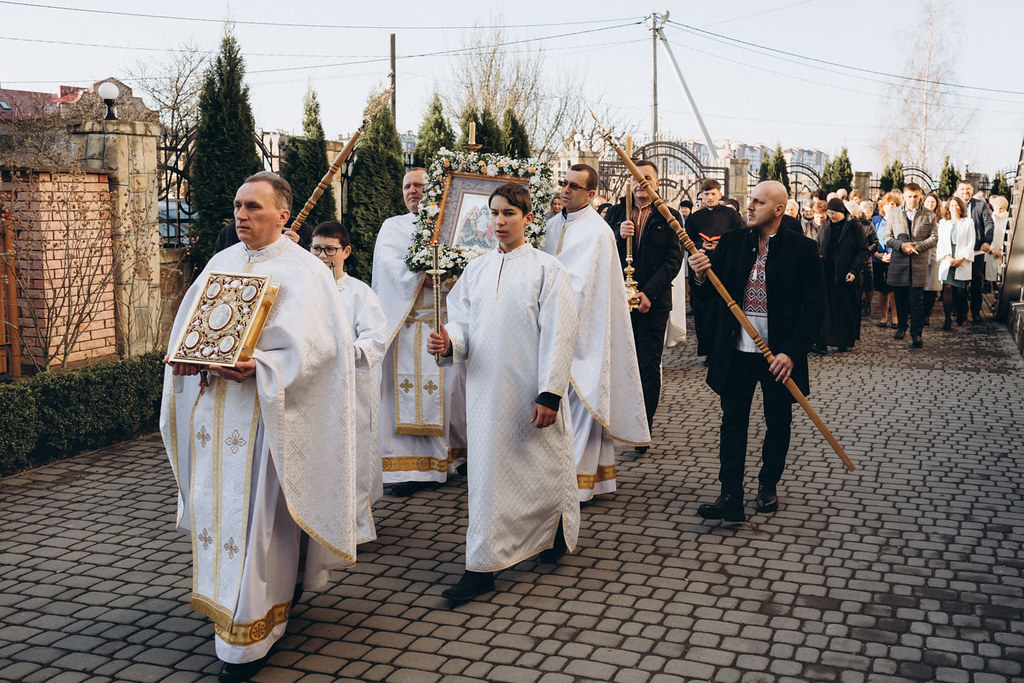 Ucrania - Domingo de Pascua en Ivano-Frankivsk