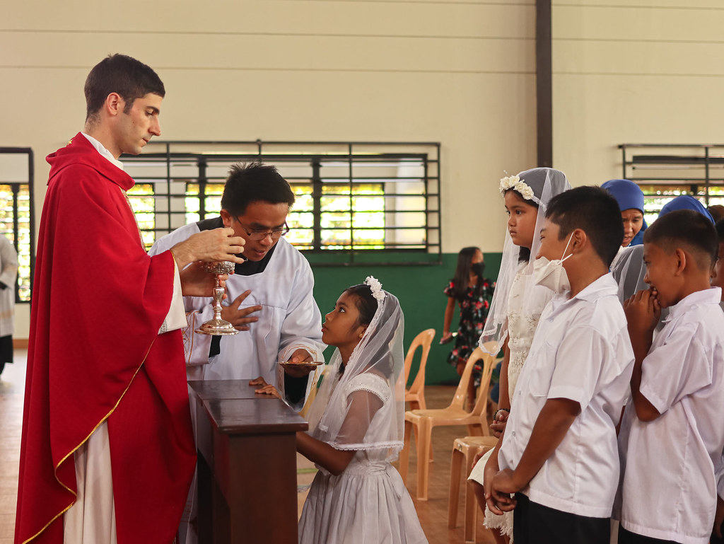 Filipinas - Domingo de Ramos y Primeras Comuniones en el Seminario Mayor