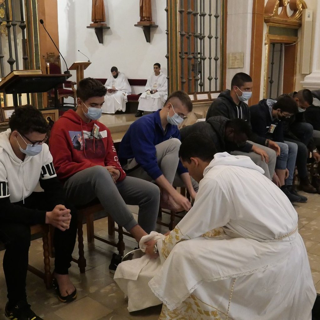 España - Lavatorio de pies el Jueves Santo en El Pueyo