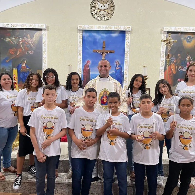 Brasil - Primeras Comuniones en la comunidad Divino Espírito Santo