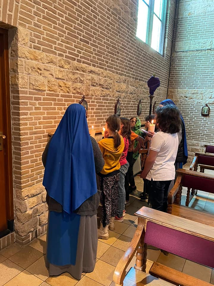 Holanda - Viacrucis con los niños en Brunssum