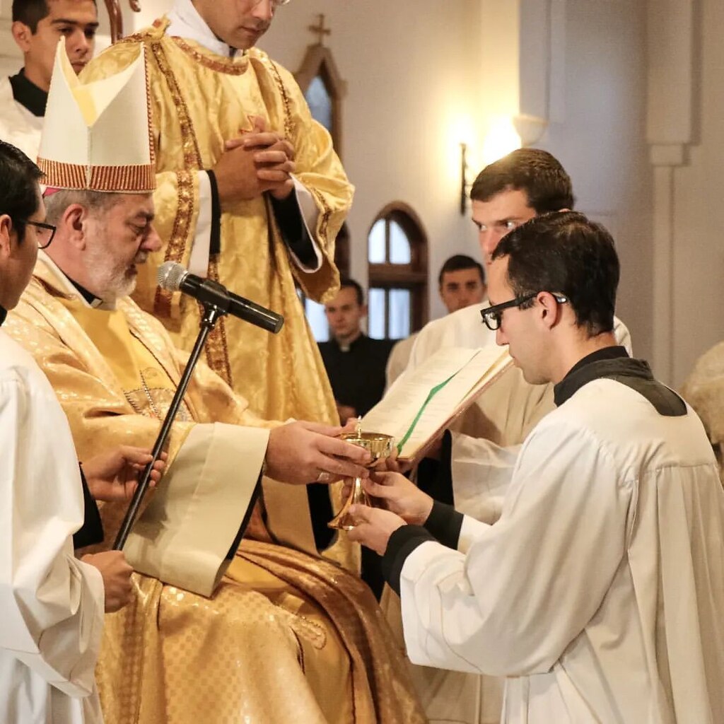 Argentina - Institución de nuevos acólitos y lectores en el Seminario Mayor